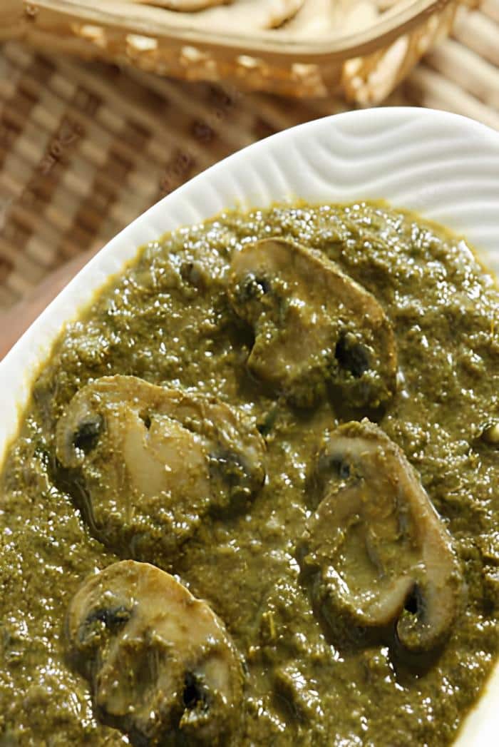 Saag Mushroom